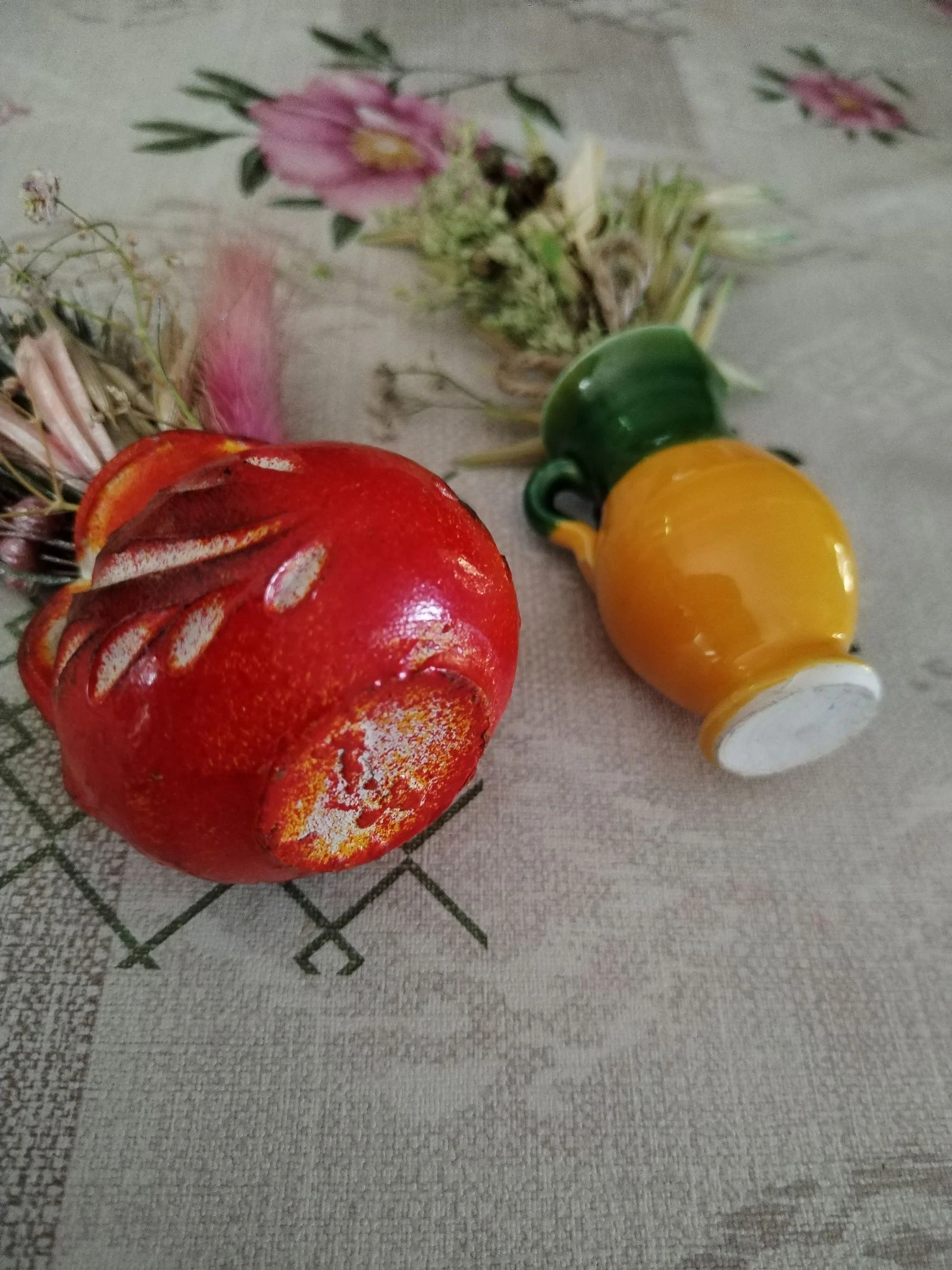 conjunto de 2 bonitos mini jarrones vintage con sus pequeños ramos de flores secas... – photo 9